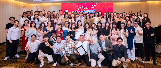 Bước đầu phát triển ra <br class='hidden lg:block' /> quốc tế